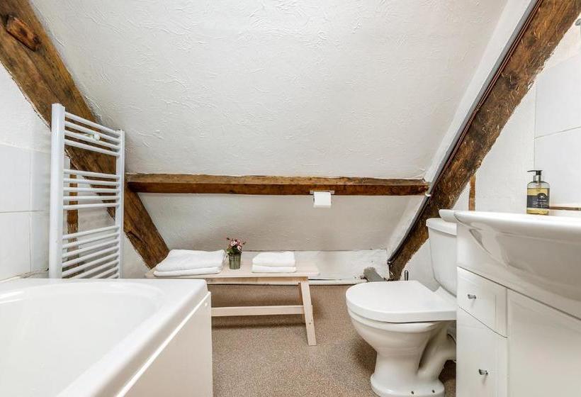 Kidwelly Farmhouse B&b