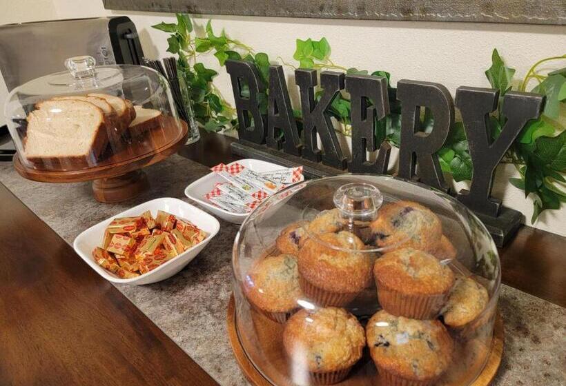 فندق Alaska Country Inn