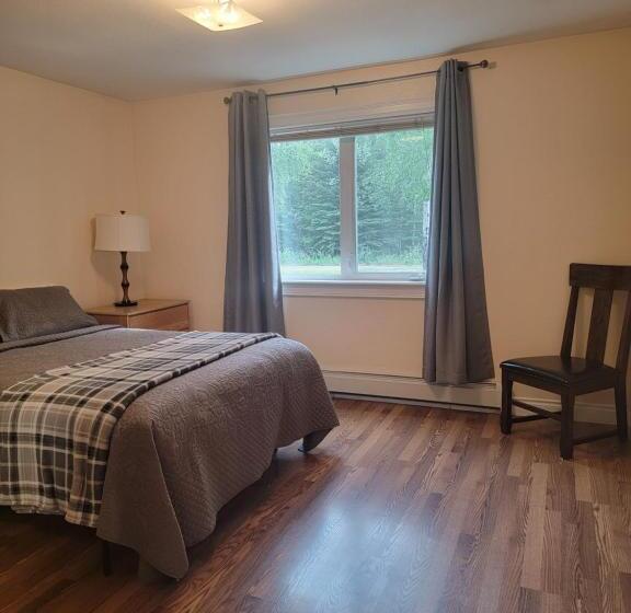 فندق Alaska Country Inn