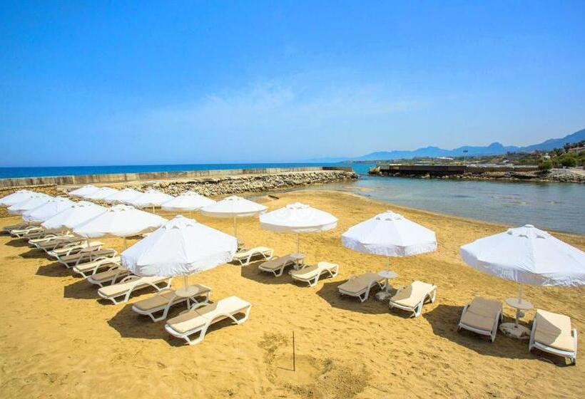 پانسیون Dome Hotel & Casino At Central Kyrenia