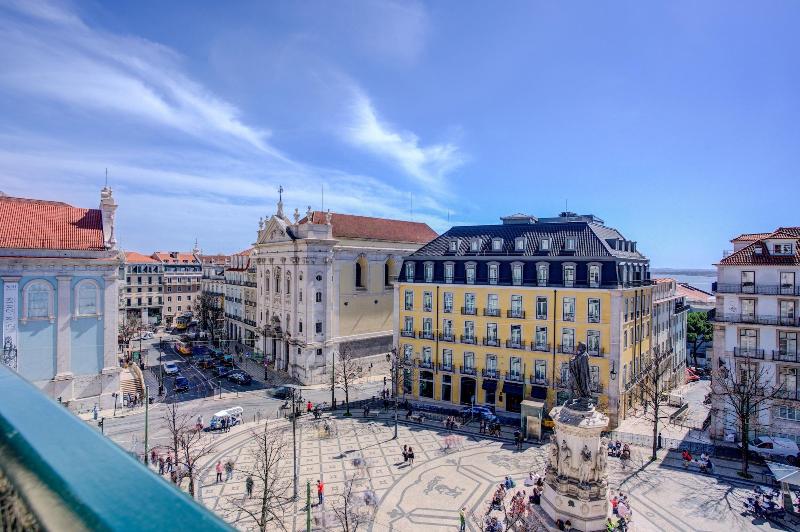 تختخواب و صبحانه Solar Dos Poetas