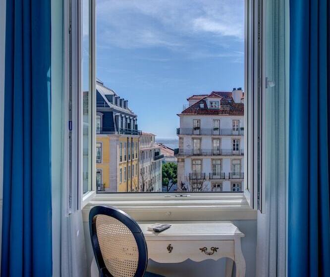 تختخواب و صبحانه Solar Dos Poetas