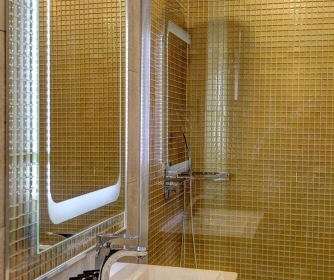 Putney Hotel; Bw Signature Collection