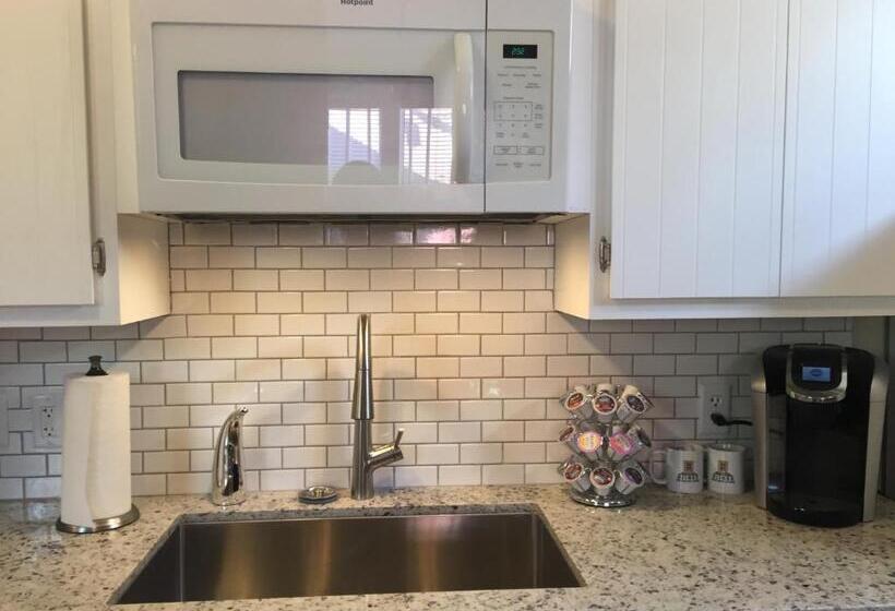 Bisbee Brownstone Suites