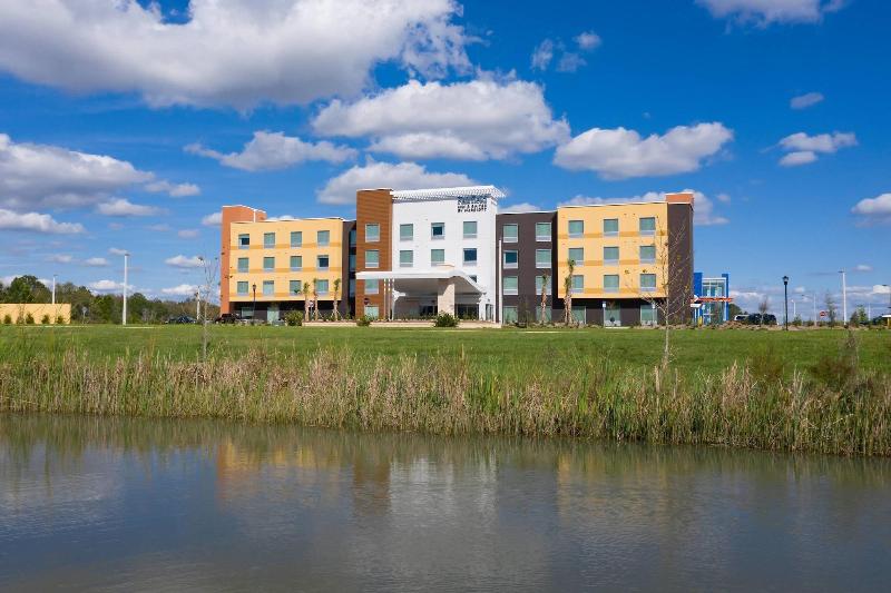 Отель Fairfield Inn & Suites By Marriott Tampa Wesley Chapel