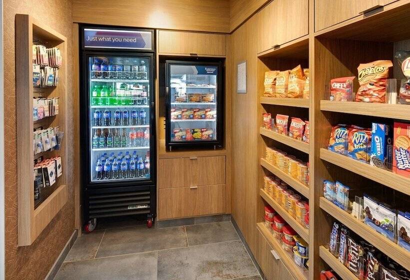 Отель Fairfield Inn & Suites By Marriott Tampa Wesley Chapel