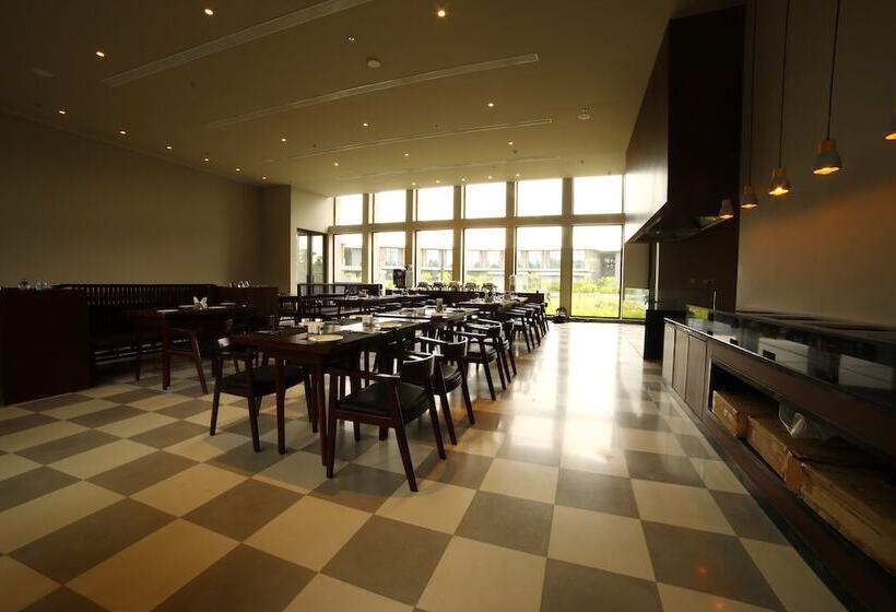 בית מלון כפרי The Amaya Resort Kolkata Nh6