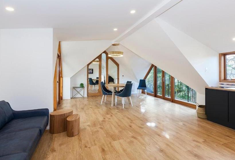 پانسیون The Britten Stables