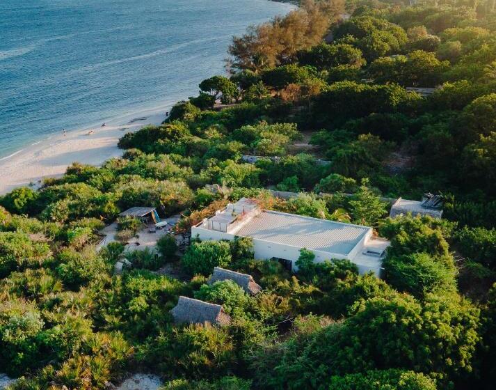 הוסטל The Slow Leopard Kilwa