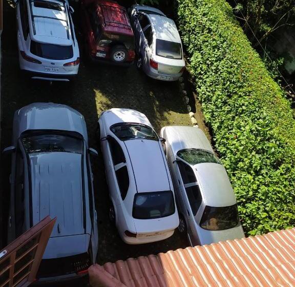 هاستل Hostal El Eden De Mindo