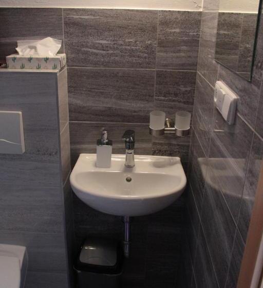 هاستل Penzion U Pidly