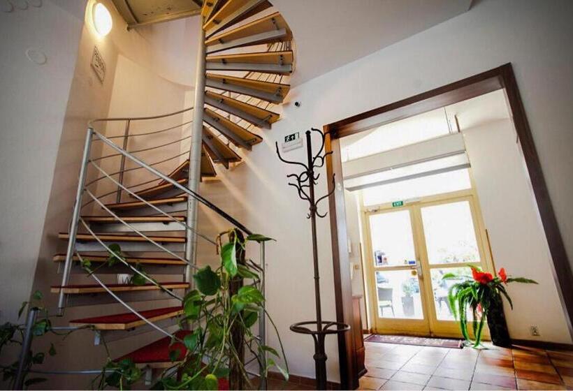 هاستل Penzion U Pidly