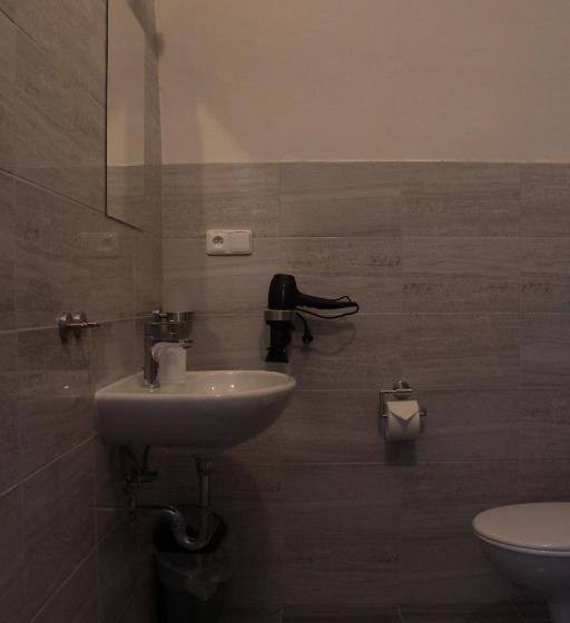 هاستل Penzion U Pidly