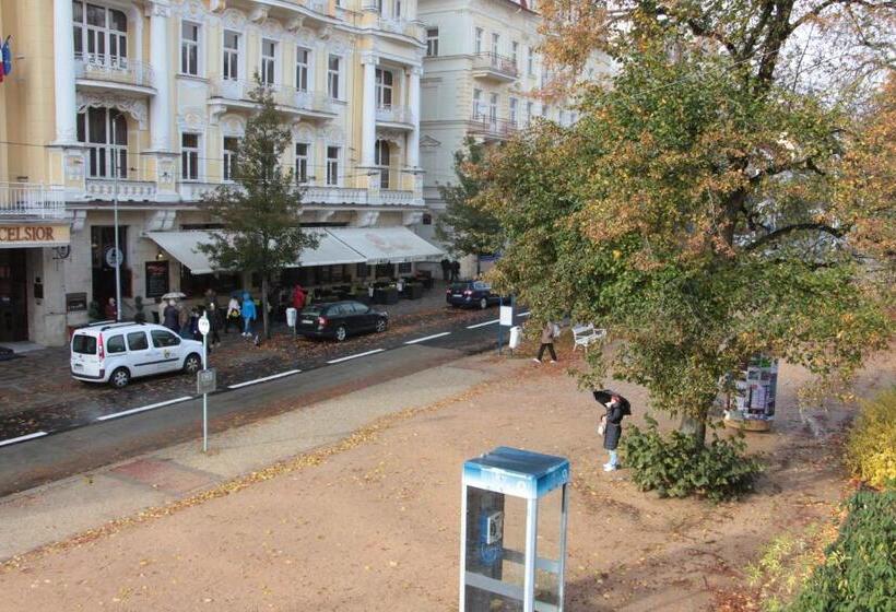 هاستل Penzion U Pidly