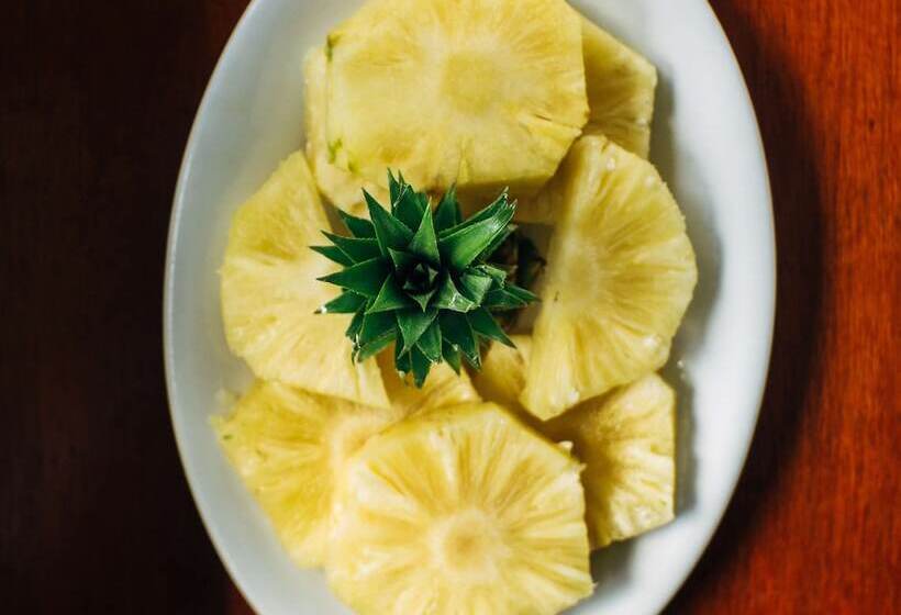 هتل Overbridge River Resort