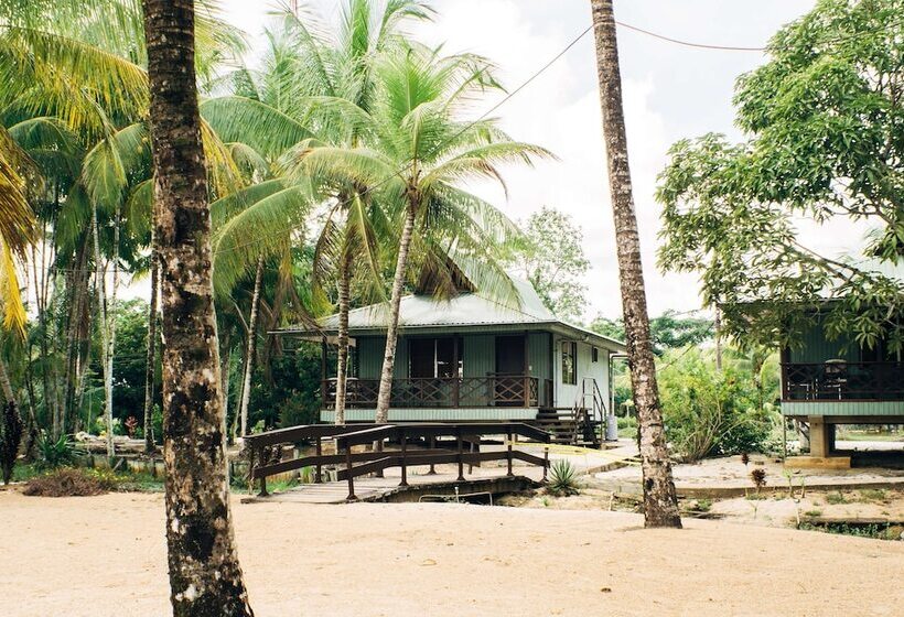 هتل Overbridge River Resort