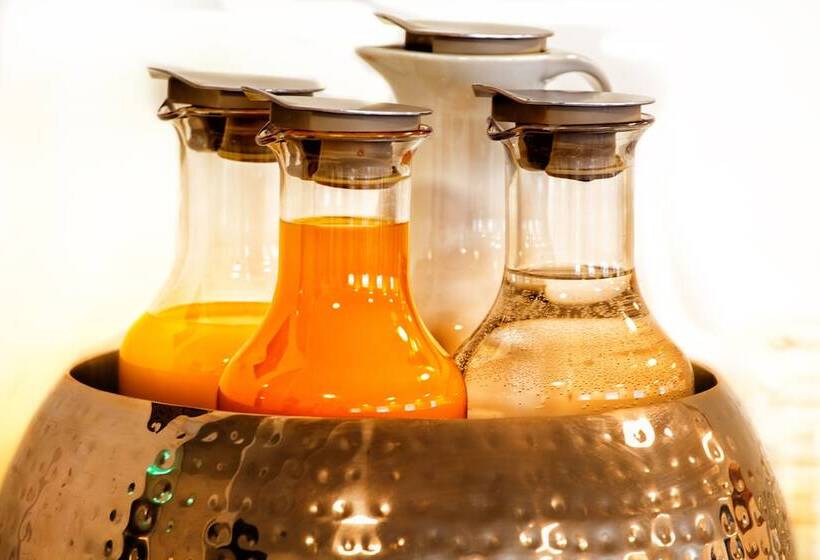 Отель Vaduzerhof By B Smart