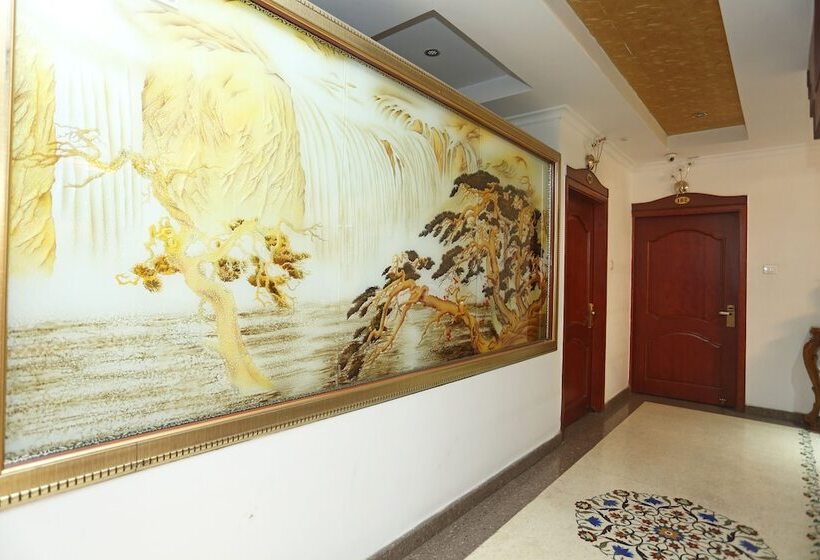 هتل Oyo 13355 Grest