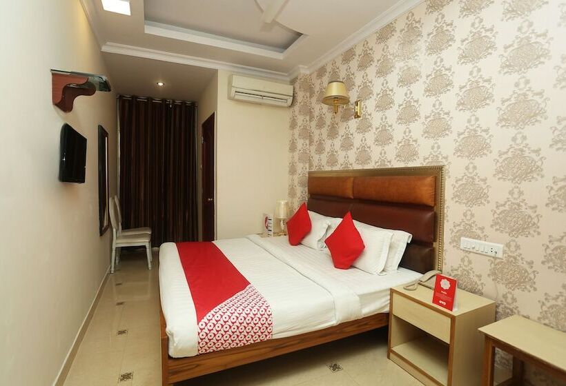 هتل Oyo 13355 Grest