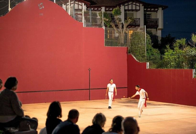 هتل Village Vacances Azureva Hendaye