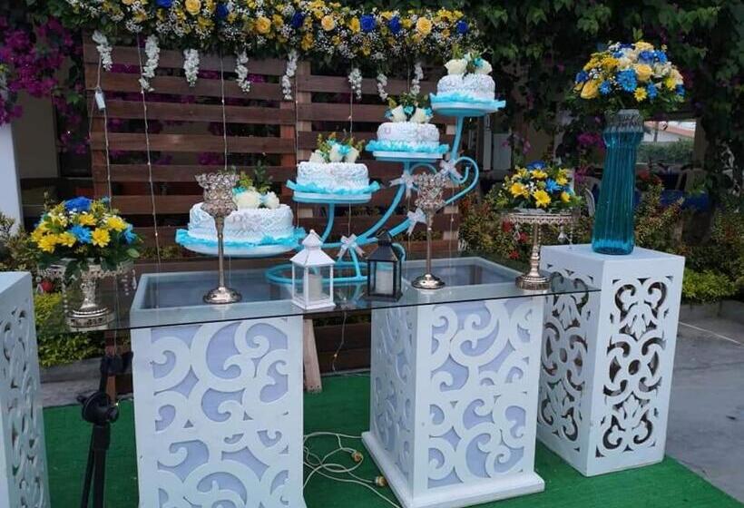 هتل Hosteria B Y B