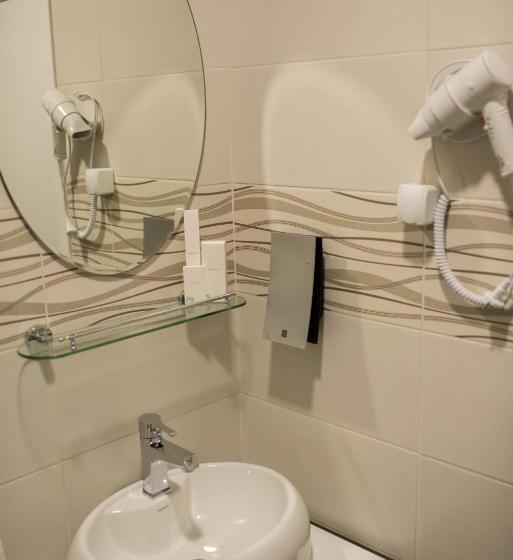 تختخواب و صبحانه Center Deluxe Garni