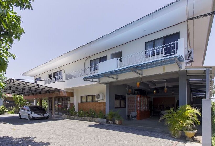 پانسیون Reddoorz Near Sam Ratulangi Airport Manado