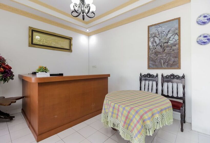 پانسیون Reddoorz Near Sam Ratulangi Airport Manado