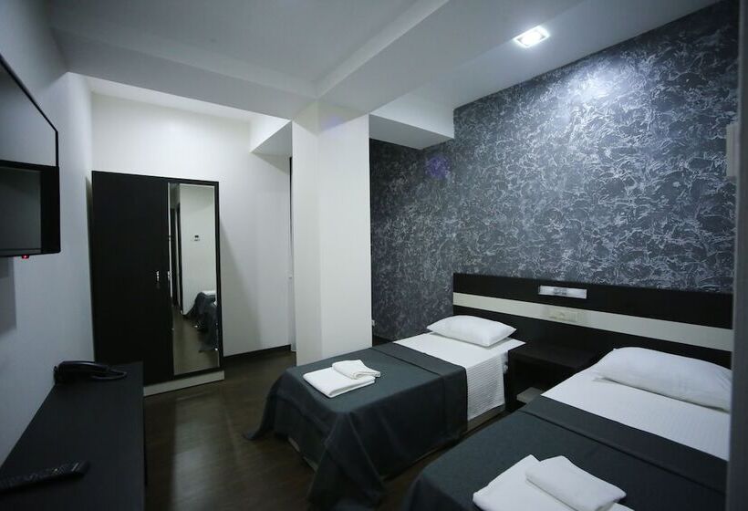 پانسیون West Tower