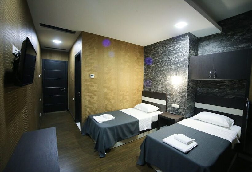 پانسیون West Tower