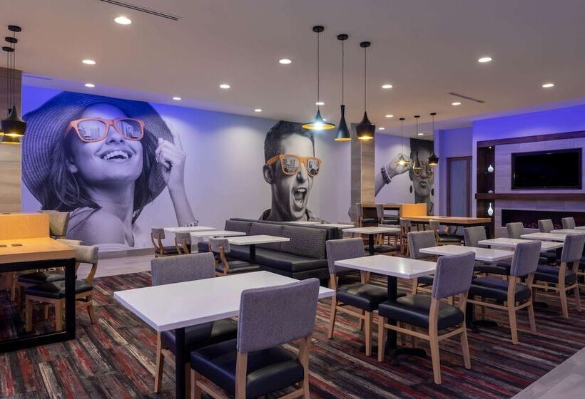 Отель La Quinta By Wyndham Greensboro Airport High Point