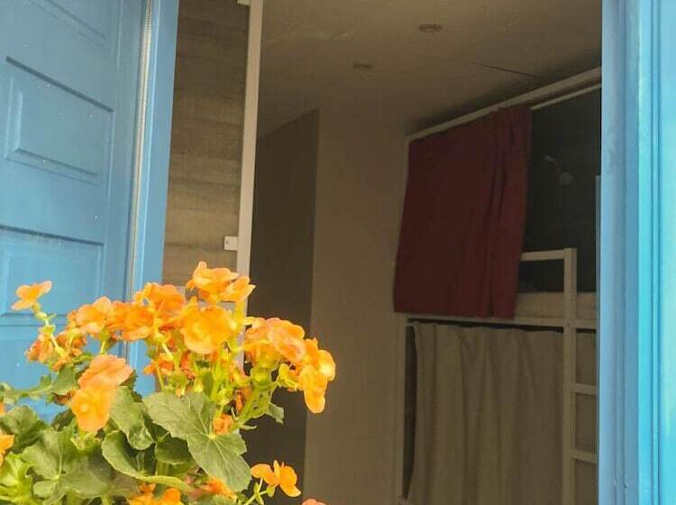 پانسیون Cantagua Hostel