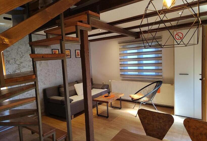 پانسیون Garden 022