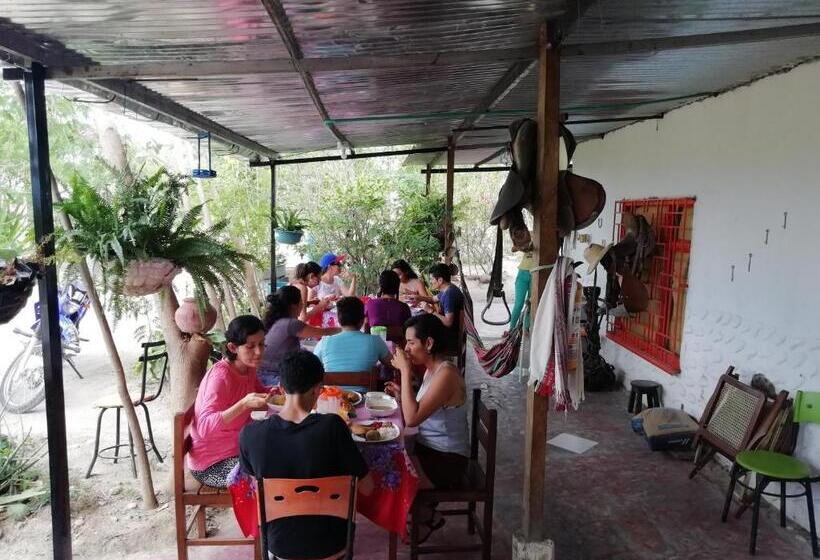 هتل Alojamiento Casa De Campo Los Cactus