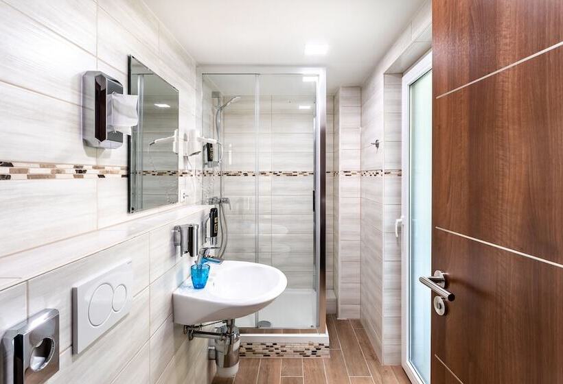 هتل Aspire Castillo Reutlingen, Trademark Collection By Wyndham