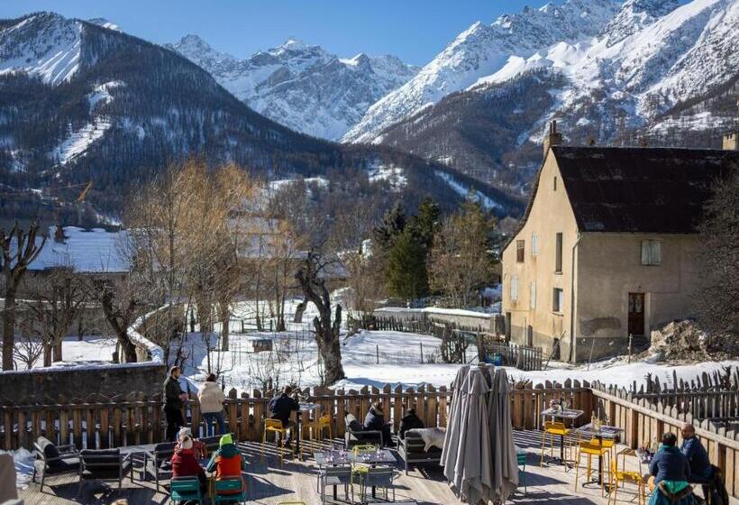 ホテル Hôtel Restaurant Le Monêtier