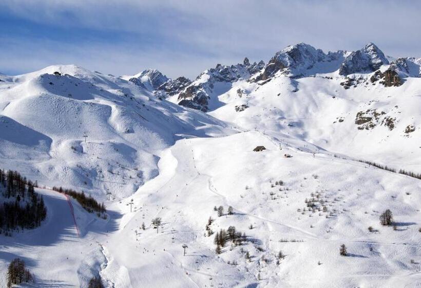 ホテル Hôtel Restaurant Le Monêtier