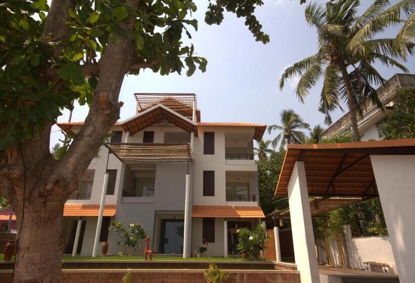 هتل Thanal Beach Resort