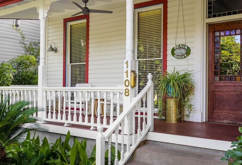 Brava House B&b