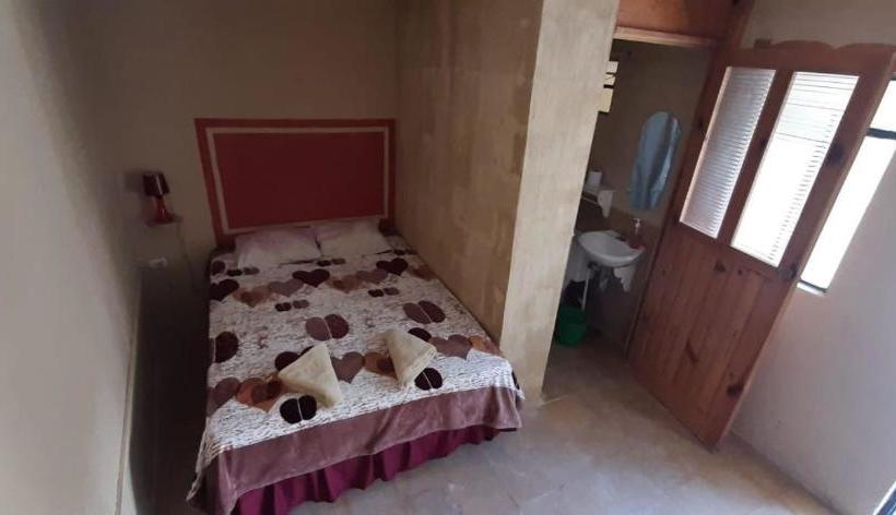 Hostal Dulces Sueños  Hostel