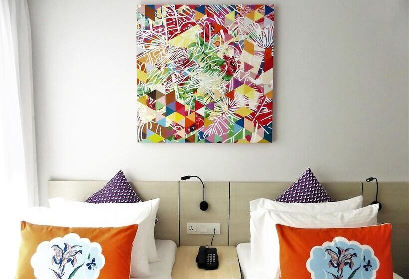 هتل The Canvas