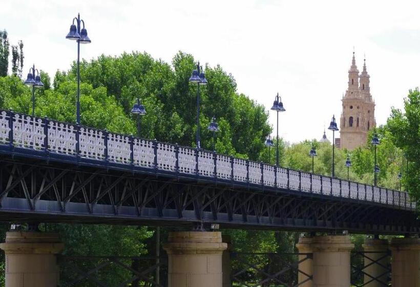 پانسیون Hostal Puente De Hierro