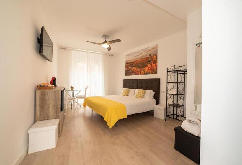پانسیون Hostal Puente De Hierro