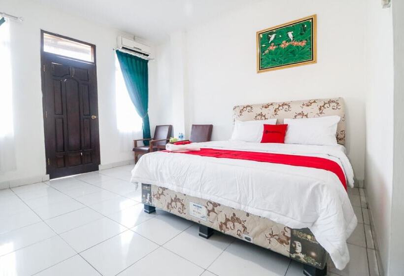 پانسیون Reddoorz @ Jalan Diponegoro Lampung