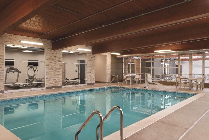 هتل Country Inn & Suites By Radisson, Ft. Atkinson, Wi