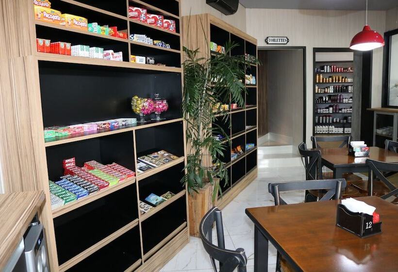 בית מלון כפרי Riellis Center