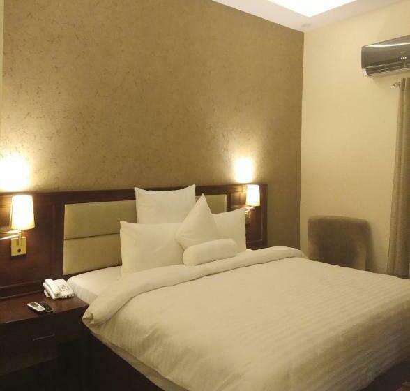هتل S Chalet Multan
