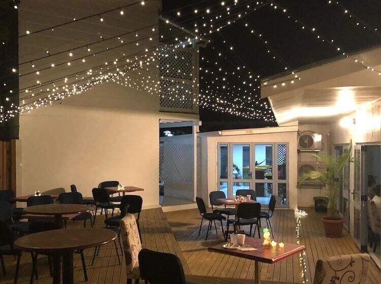 هتل The White House