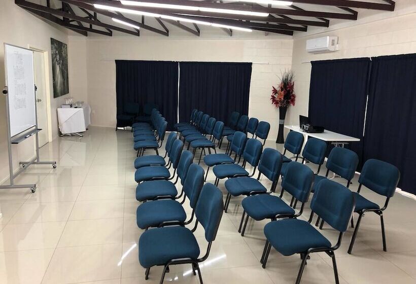 هتل The White House