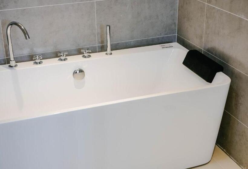 پانسیون Dali Lila's House Seaview Guesthouse